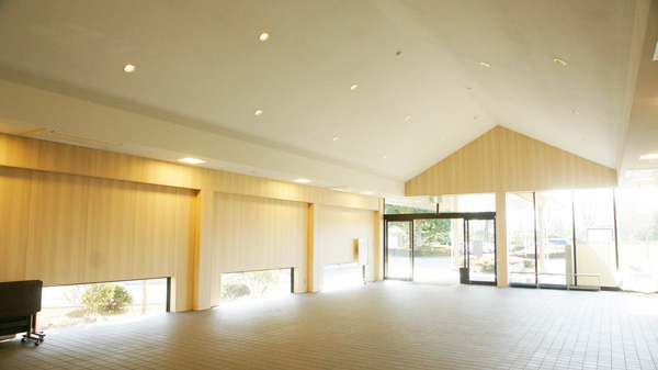 新座市営墓園のロビーA1