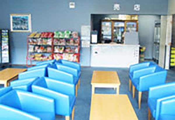 メモリアルトネの売店