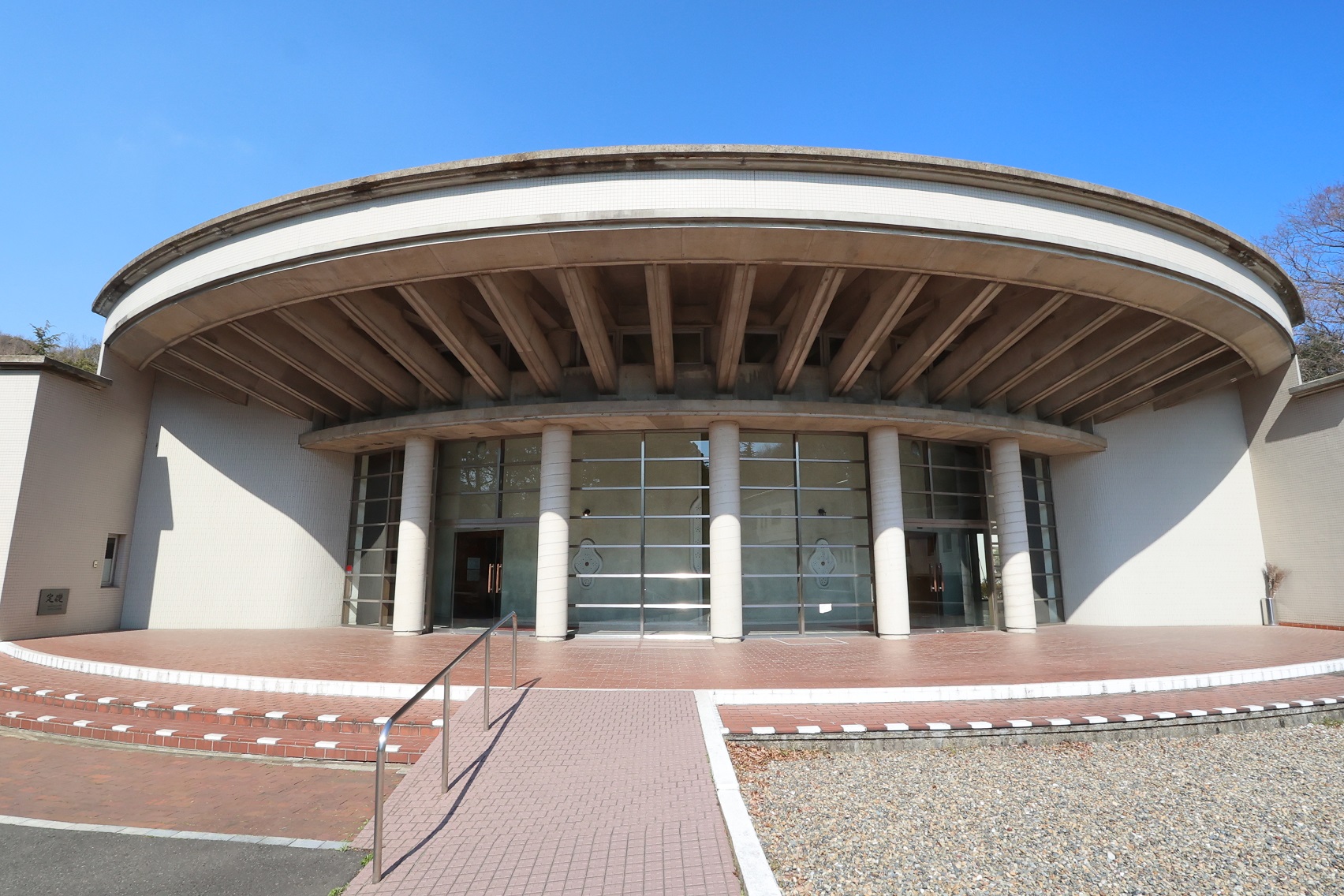 市川市斎場の外観