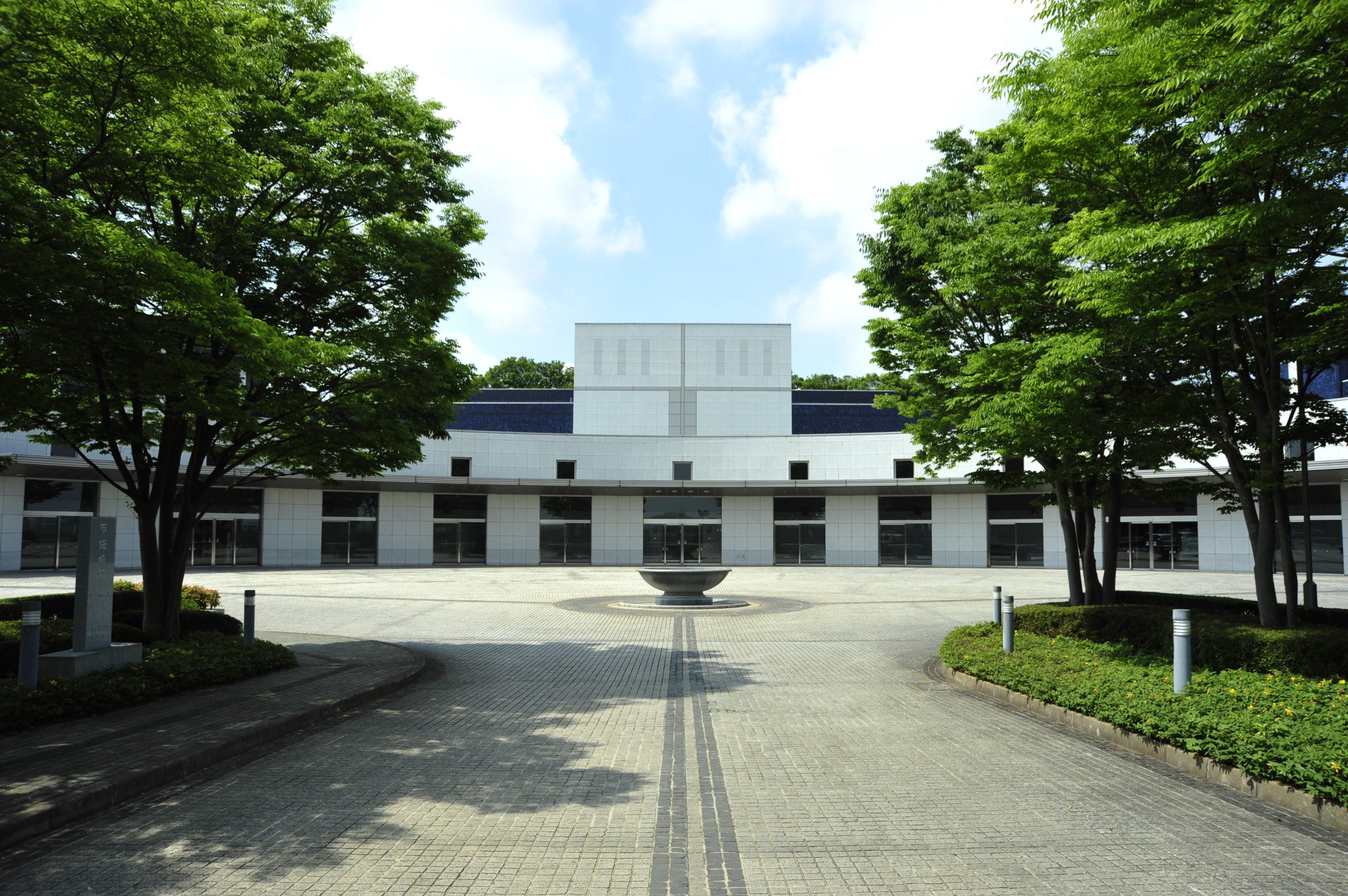 ウイングホール柏斎場の外観