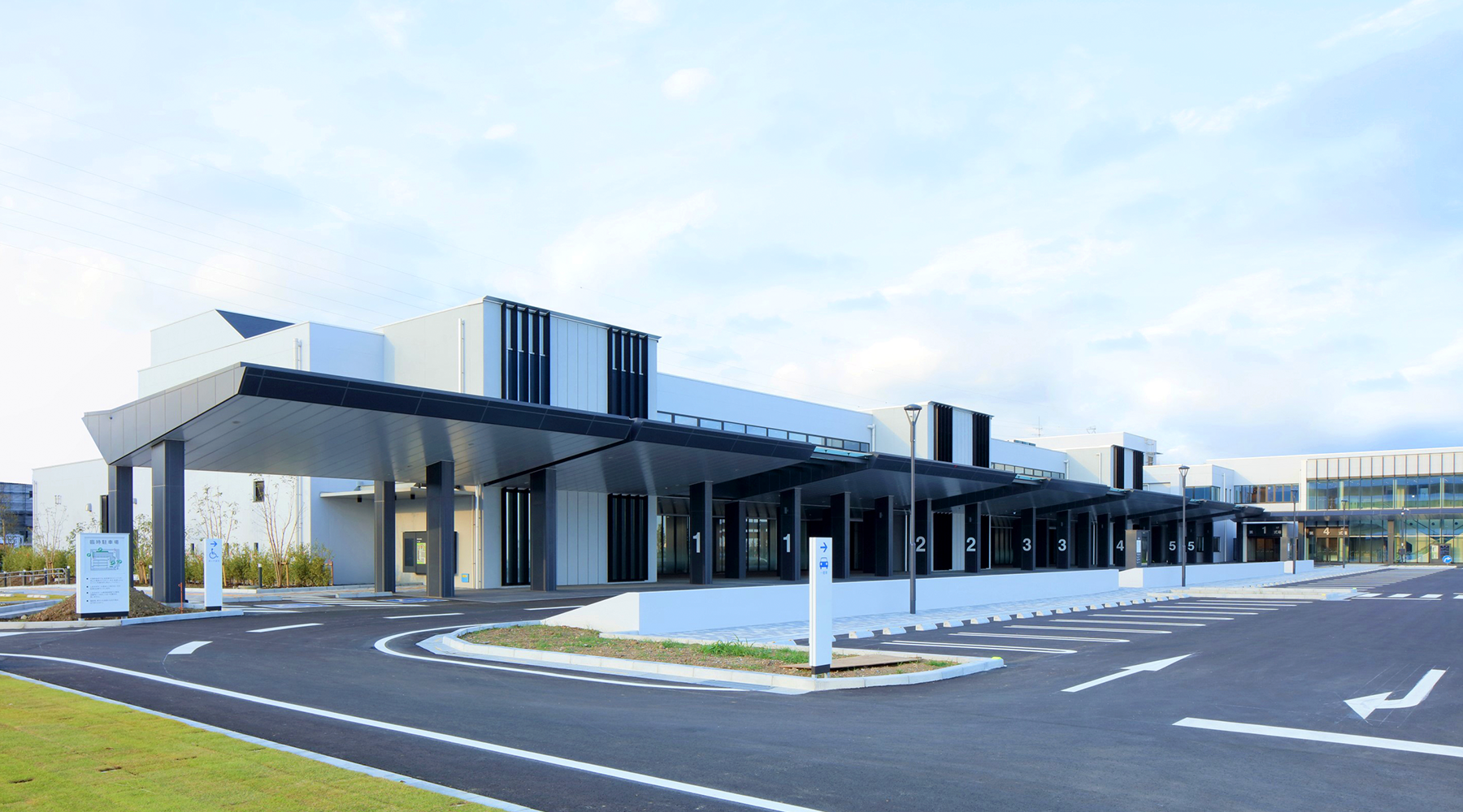 しおかぜホール茜浜の外観