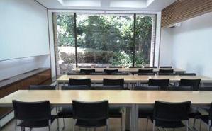 横浜市戸塚斎場の休憩室